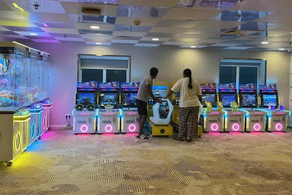 游轮上的娱乐设施很少。（取自网络）