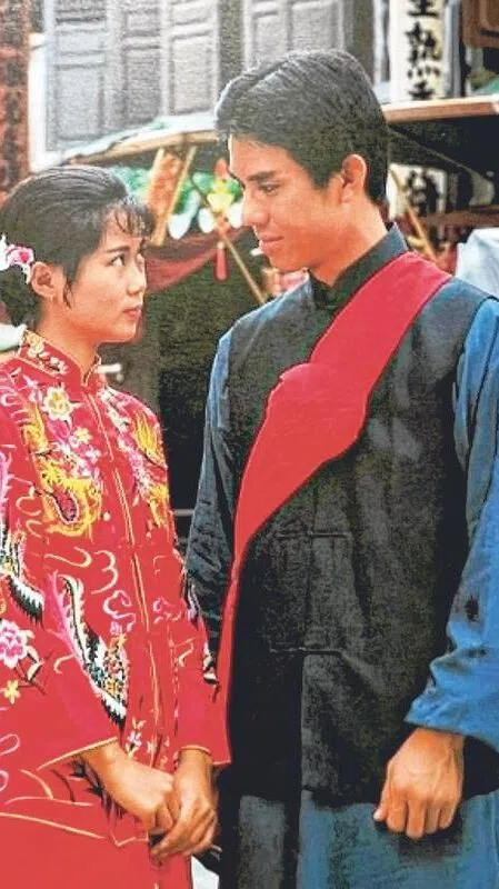 黄文永（已故）和向云在《雾锁南洋》有精湛的演出。（苏春兴提供）