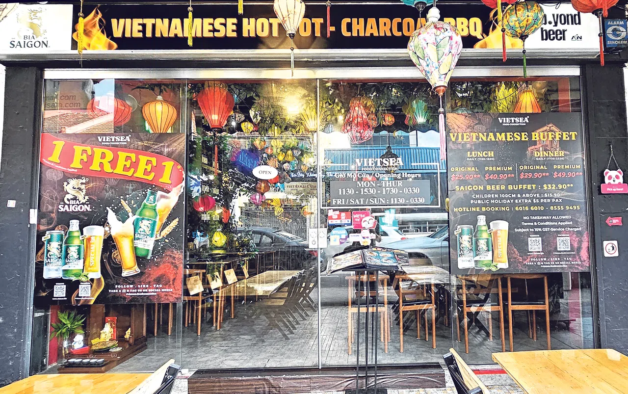 越南餐馆被投诉存有食品安全隐患，但女老板澄清遭人陷害。（取自脸书）