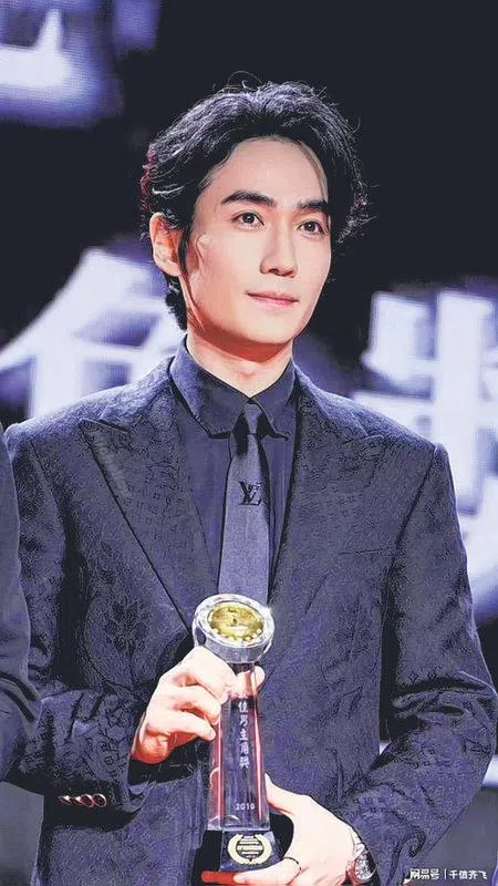 朱一龙是史上第一位蝉联澳门国际电影节最佳男主角的演员。（取自网络）