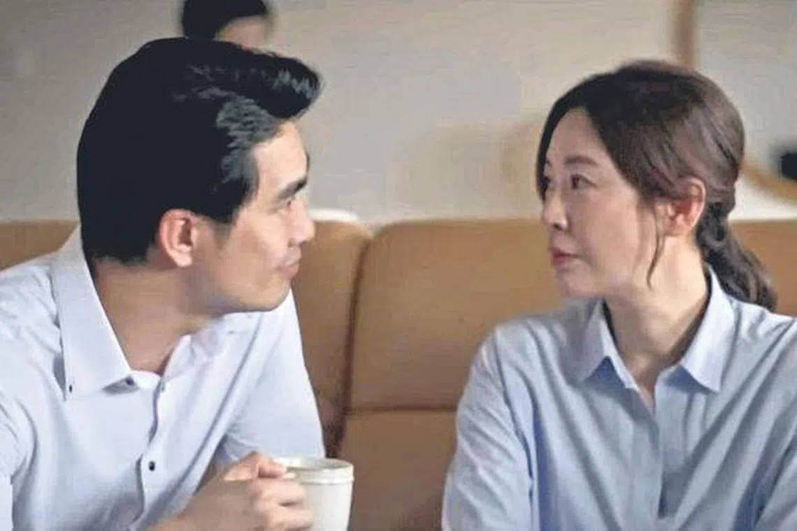 方展发在《不可饶恕的罪恶》里饰演刘子绚的前夫。（视频截图）