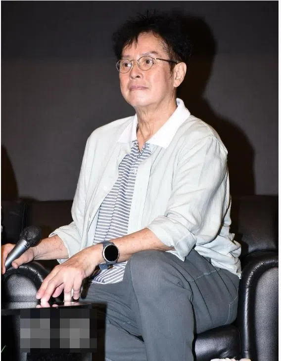 谭咏麟身形消瘦了不少。（互联网）