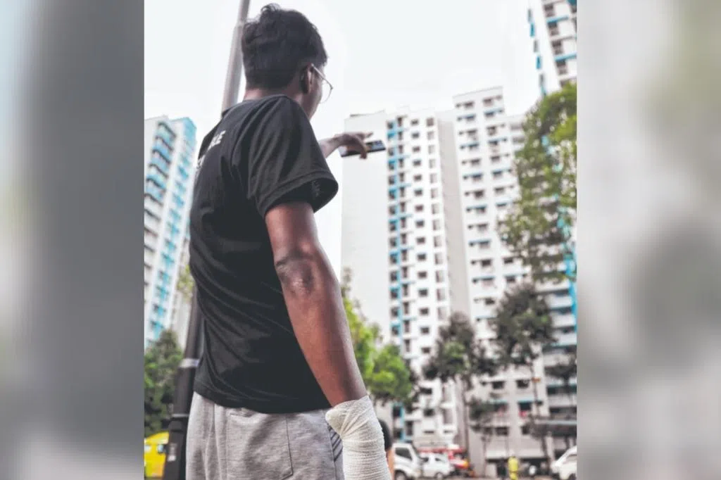 邻居家狂烧 学生灭火救人手烧伤