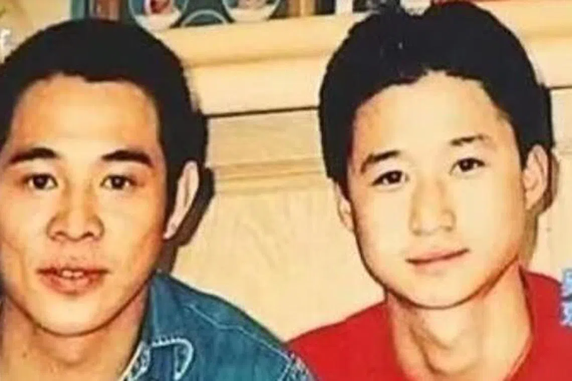 李连杰（左）、吴京是师兄弟。（取自网络）