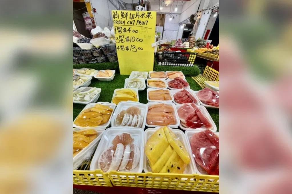 顾客投诉西瓜臭酸 店家反指同行抹黑