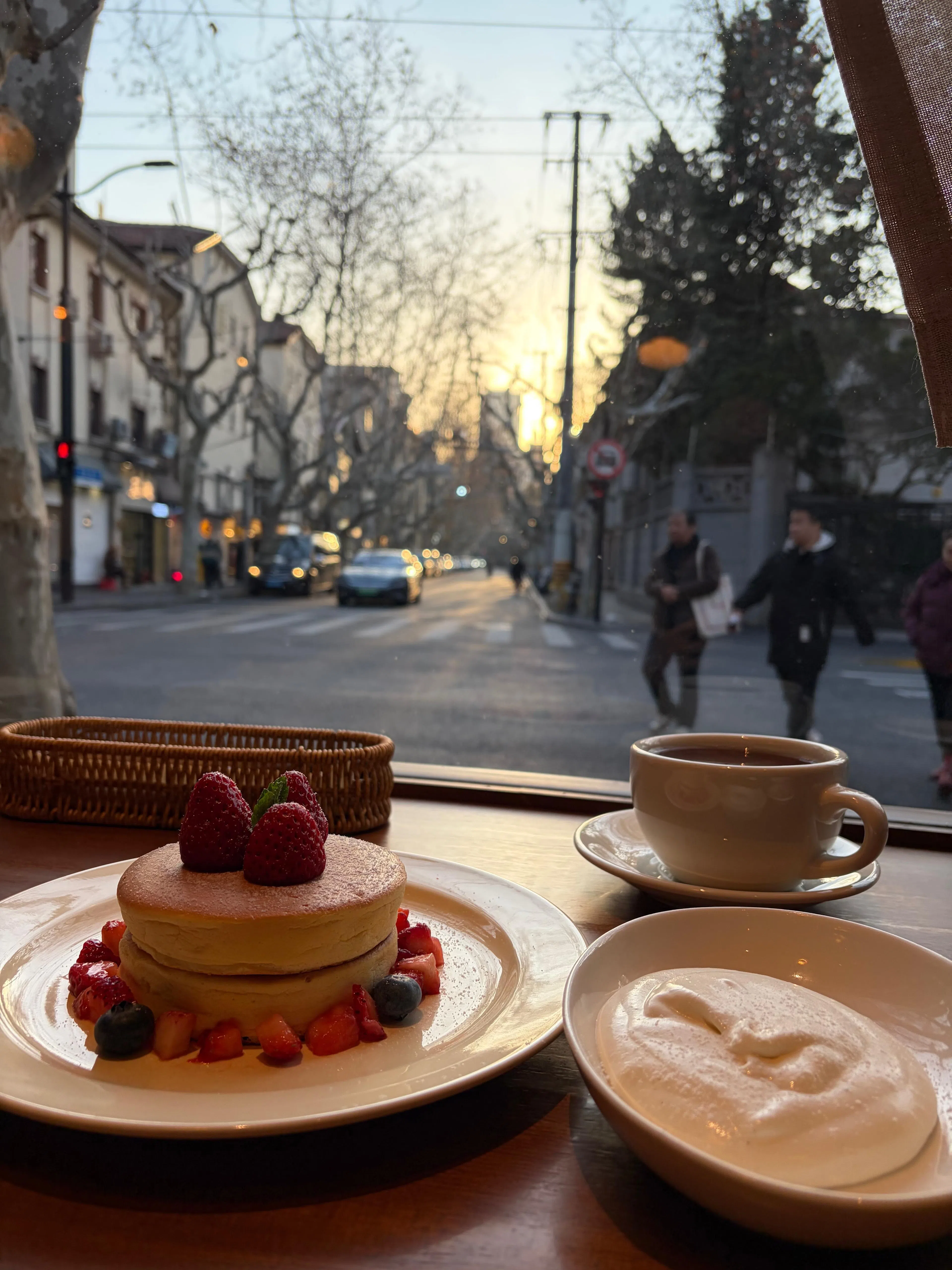 陈凤玲几乎每天都会去不同的咖啡馆。（受访者提供）