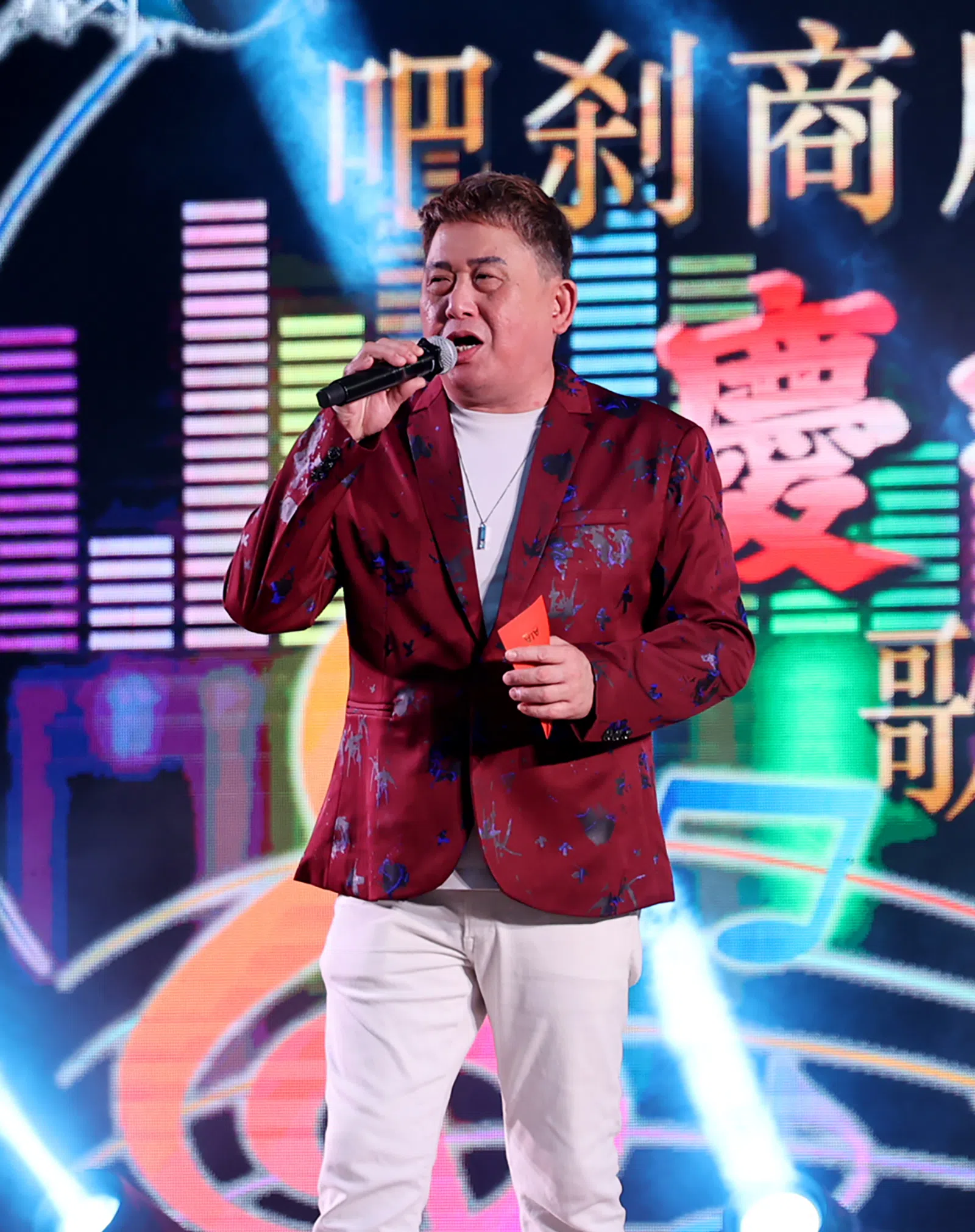 “福建歌王”孙强收获数封红包。（庄耿闻）