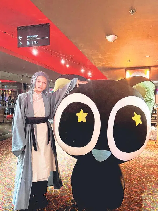 Luna扮成角色“无限”。（受访者提供）