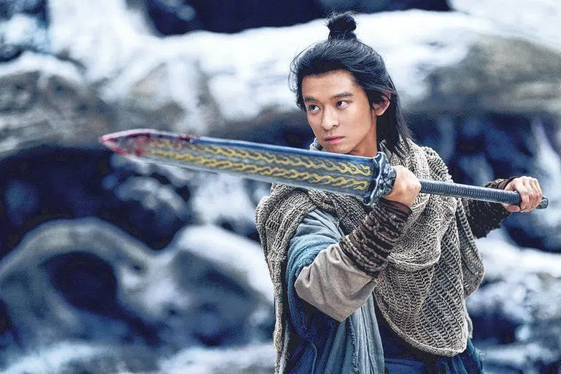 董子健为掌握挥剑时的重量感，选择使用真剑训练。（嘉华院线提供）