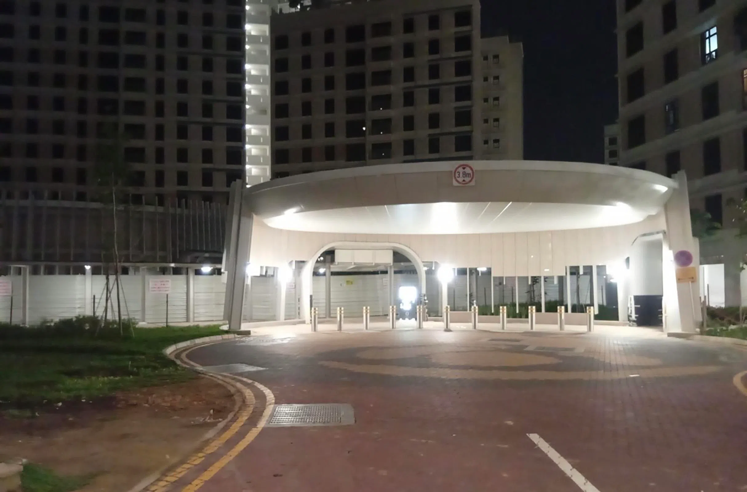 接获反馈后，市镇会迅速派人清理垃圾。（淡滨尼市镇理事会提供）