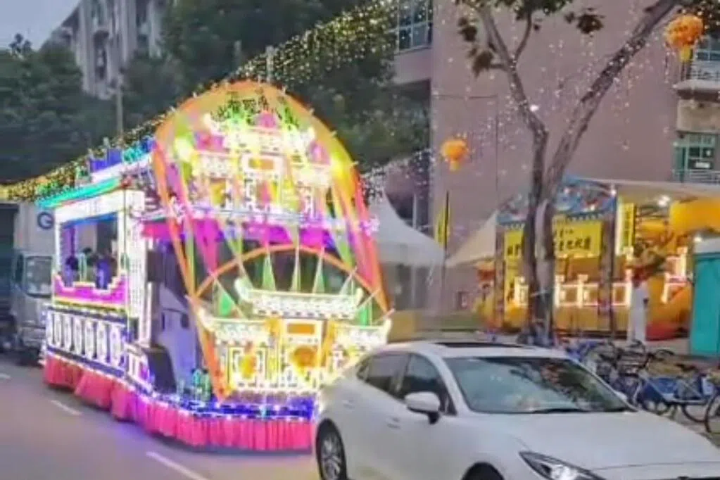 九皇爷诞法会场外　停花车播歌起纠纷