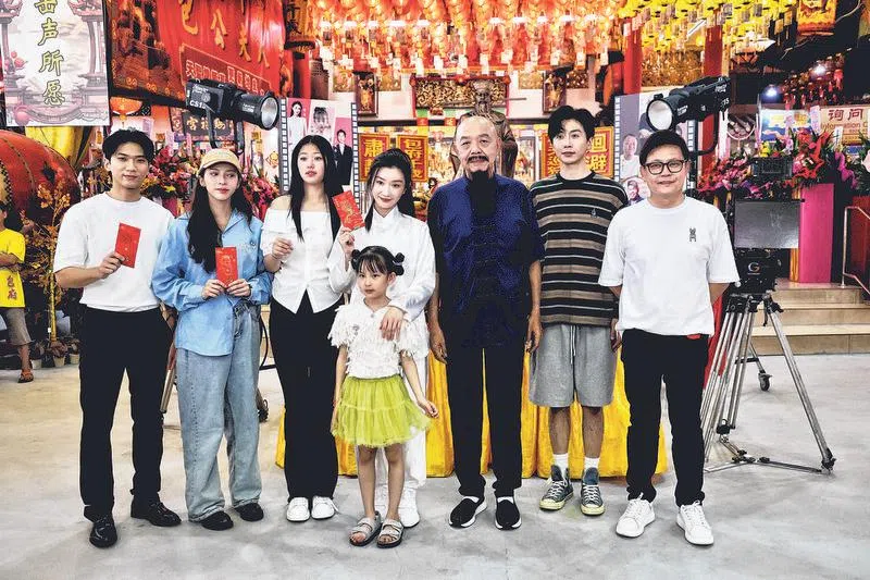 《天圣传奇》众演员星期三早上出席开镜仪式。（徐颖荃摄）