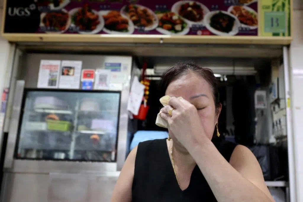 愧疚火患影响同行 芳林熟食中心八旬摊主寝食难安