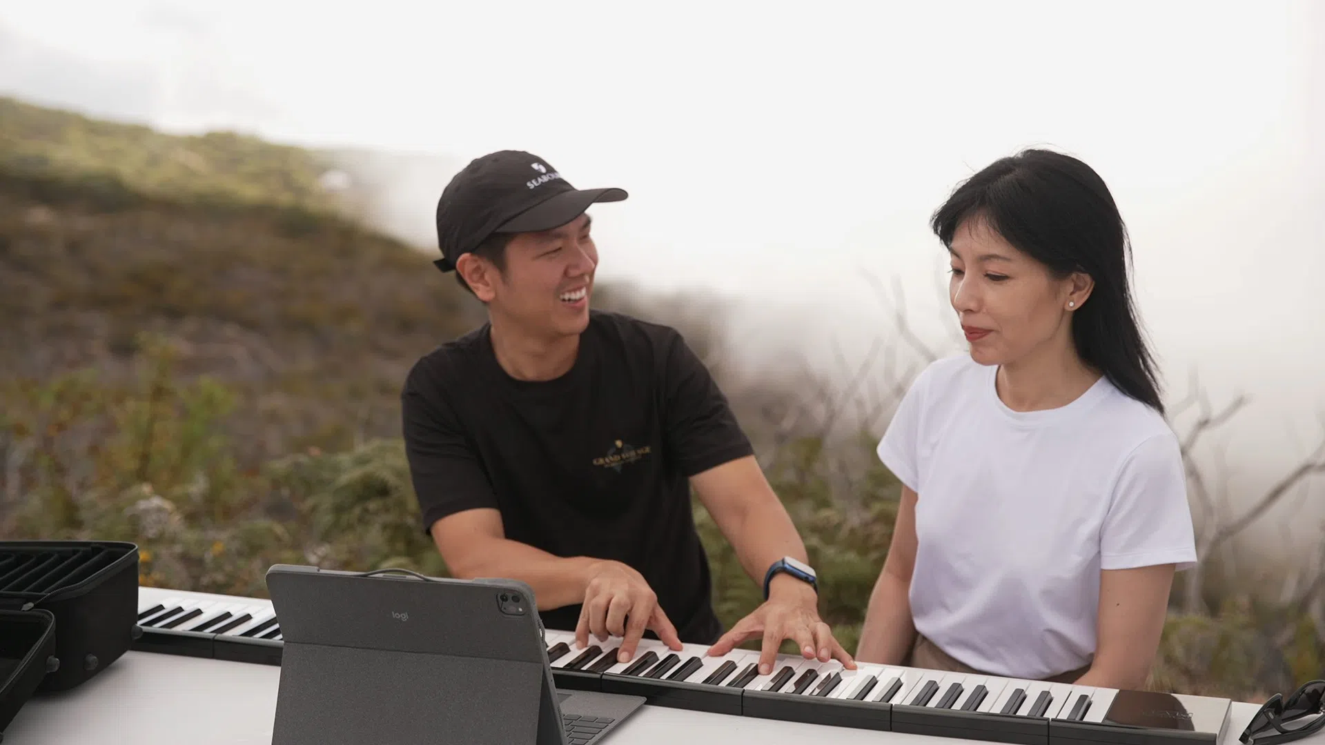 欧菁仙和钢琴师王聪瑀。（新传媒提供）