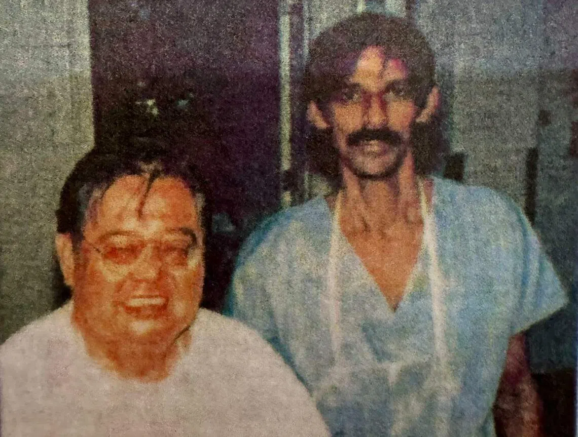 巴拉克里什南（右）与著名法医赵自成合照。（受访者提供）