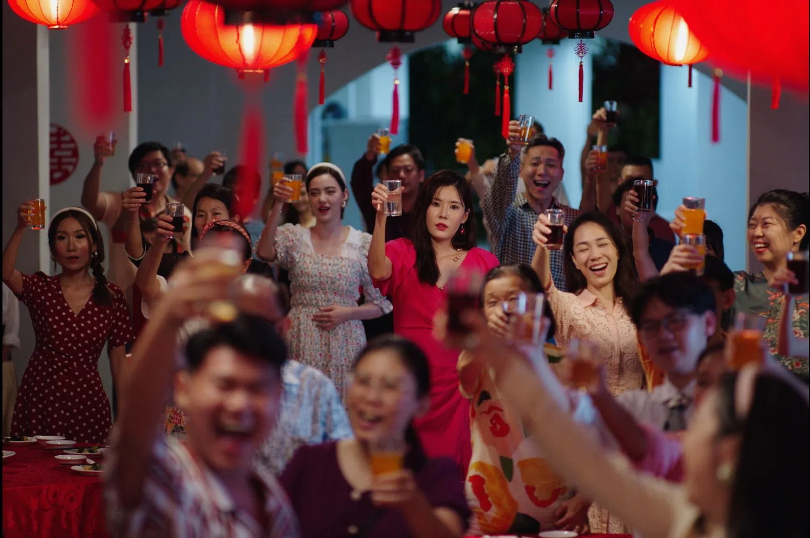 黄思恬（中）首登大银幕。（新艺经纪提供）