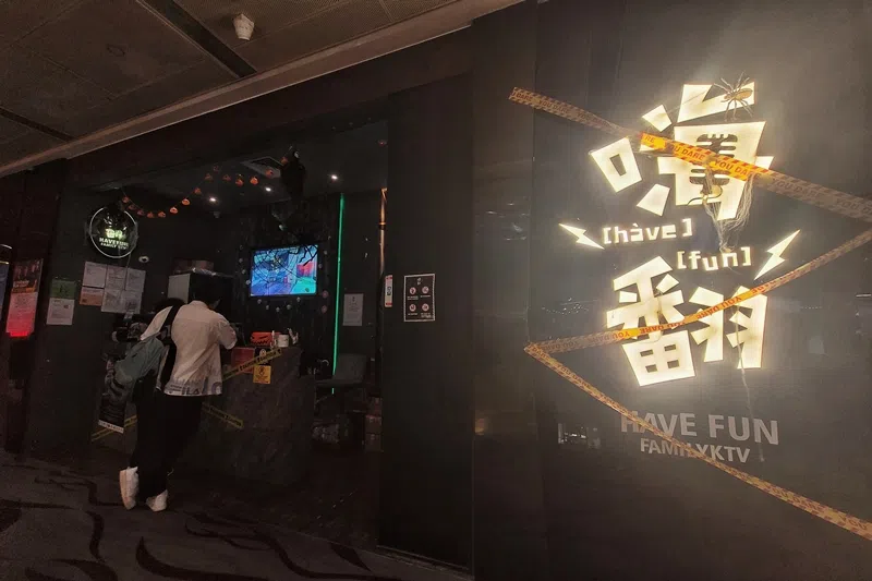 被告在卡拉OK当副经理时中饱私囊，还破门行窃。（徐颖荃摄）