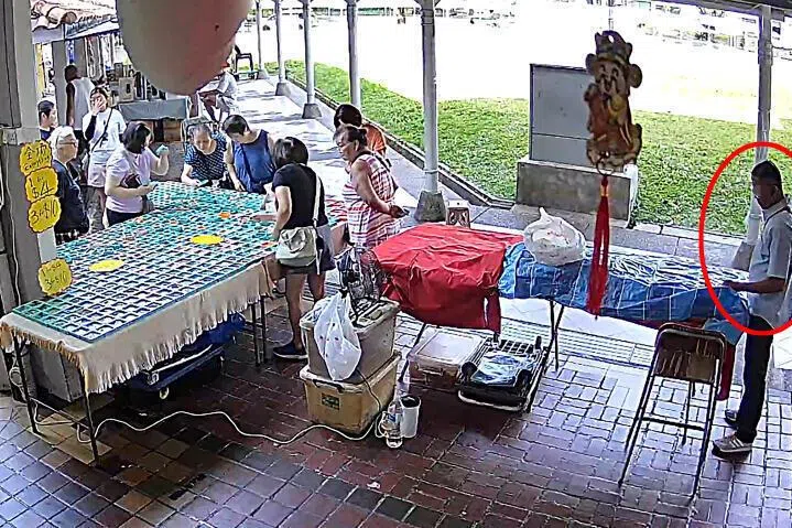 摊主解三急 宵小来光顾 失千元银饰