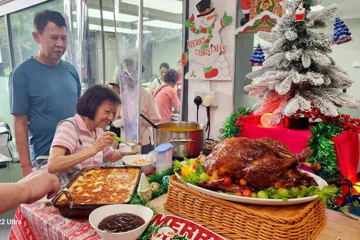 国人赶用培训补助圣诞主题课程爆满