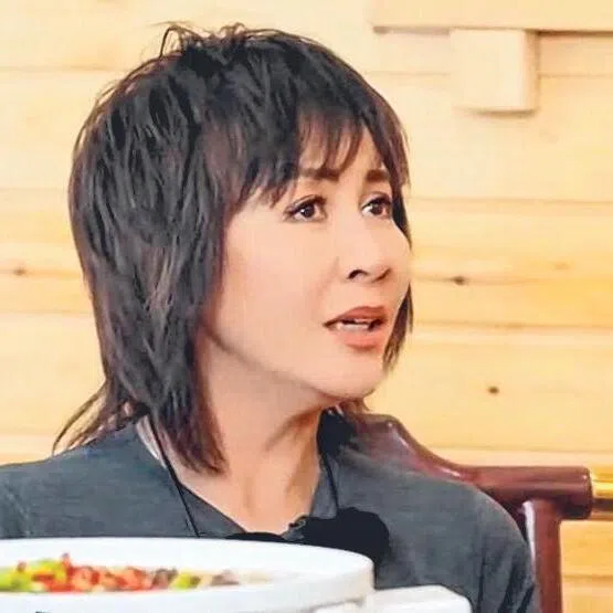 刘嘉玲爆刘德华狂粉的行为。（取自网络）