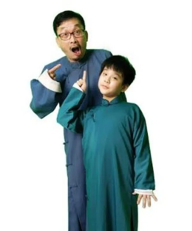 苏维胜与爱儿苏睿洋合演相声短片。（受访者提供）