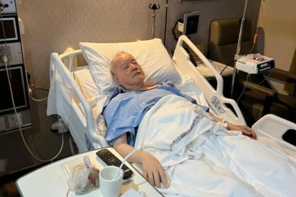 84岁的“燃油大王”林恩强因欺骗与教唆他人伪造文件被判入狱13年半，原定4月1日开始服刑。他上周六因在家中呼吸困难而入院，至今留医。