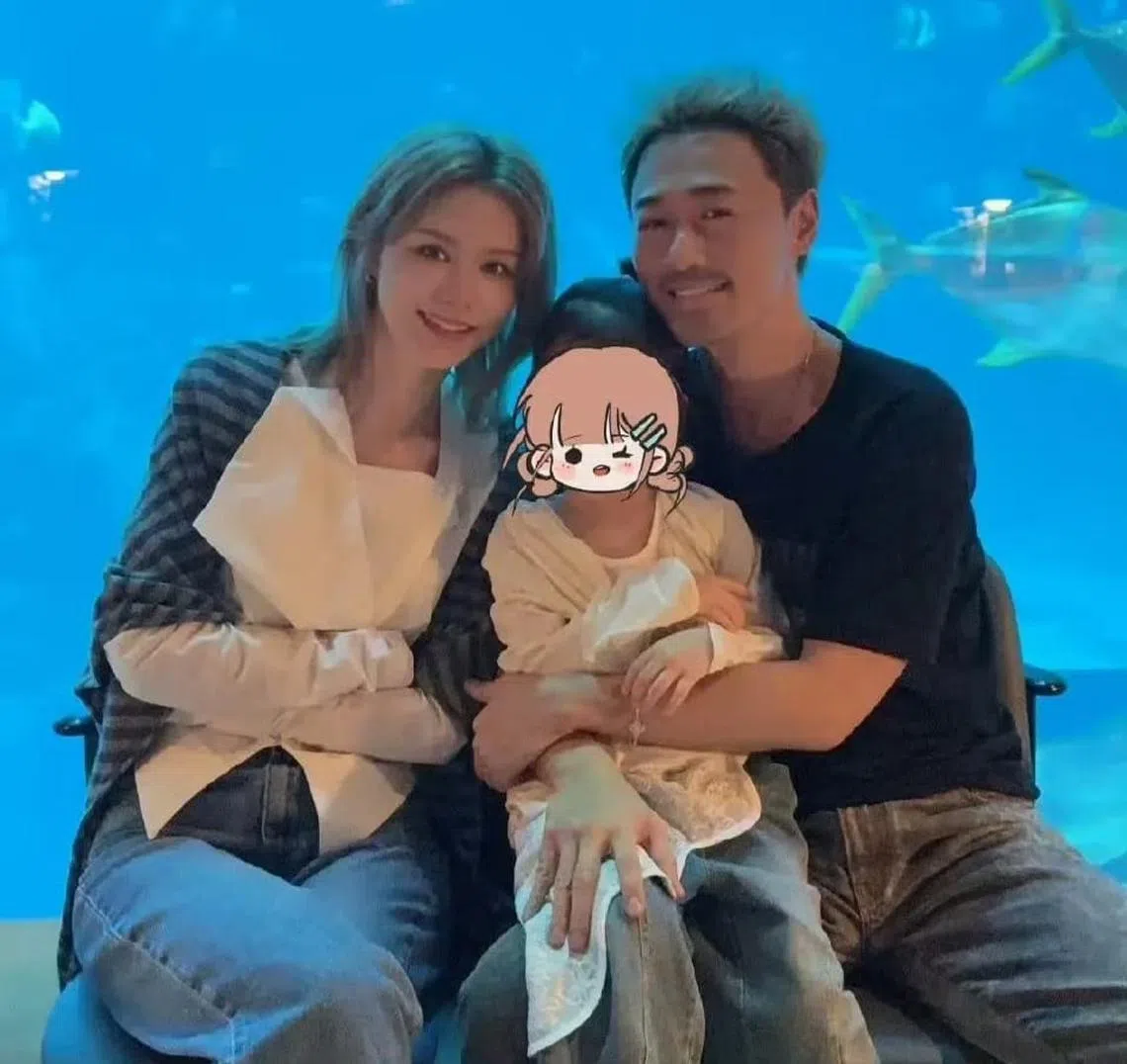 林峯带着家人来新度假，去了海洋生态馆。（互联网）