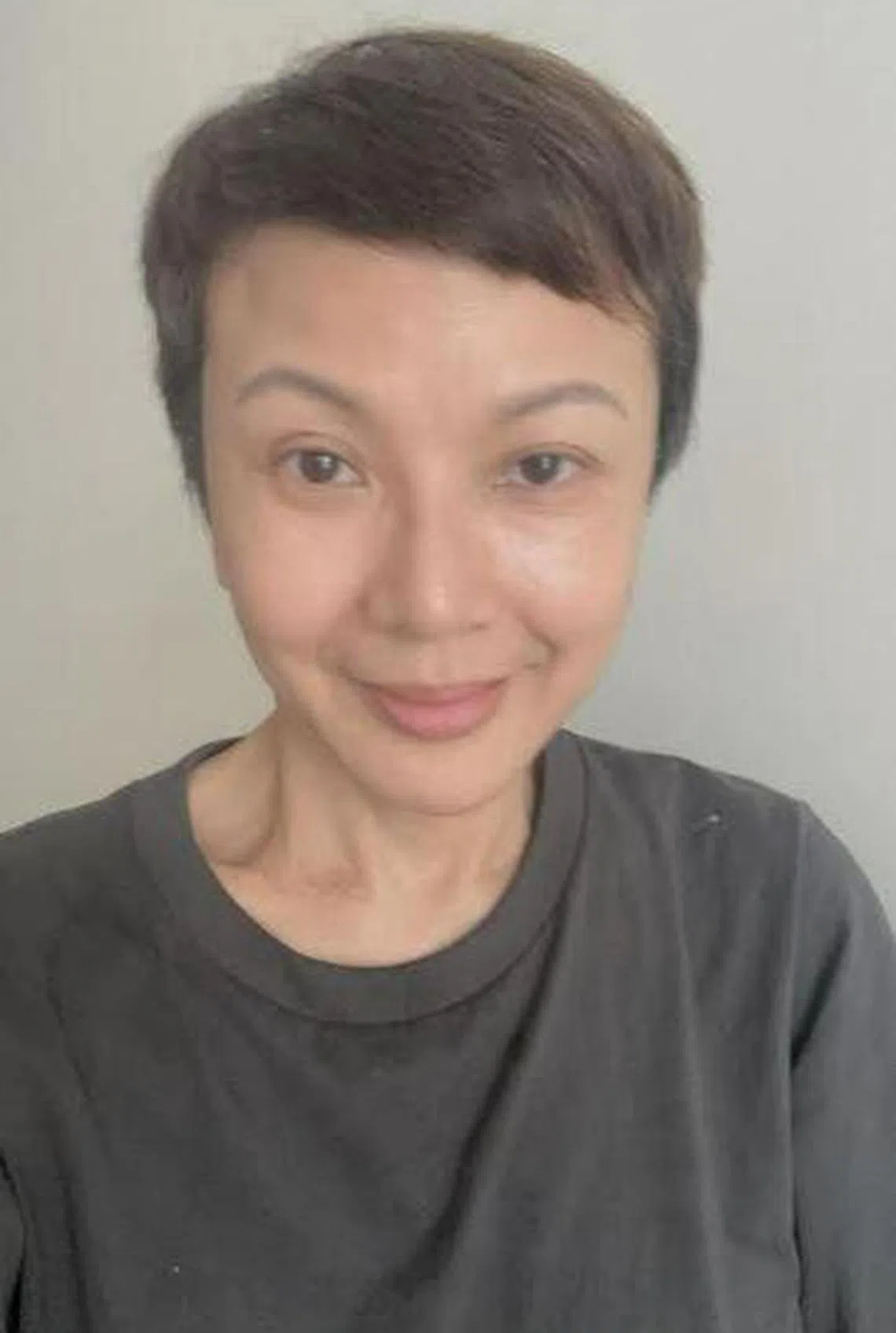 刘心玲必须继续接受化疗，体重已跌至43公斤。（受访者提供）