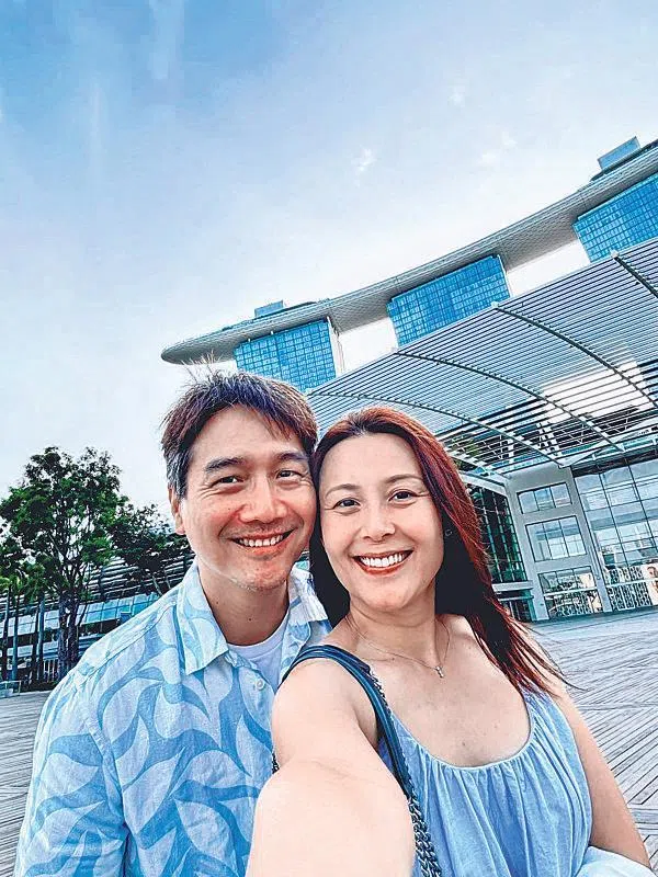 曾诗梅和唐育书结婚19年。（受访者提供）