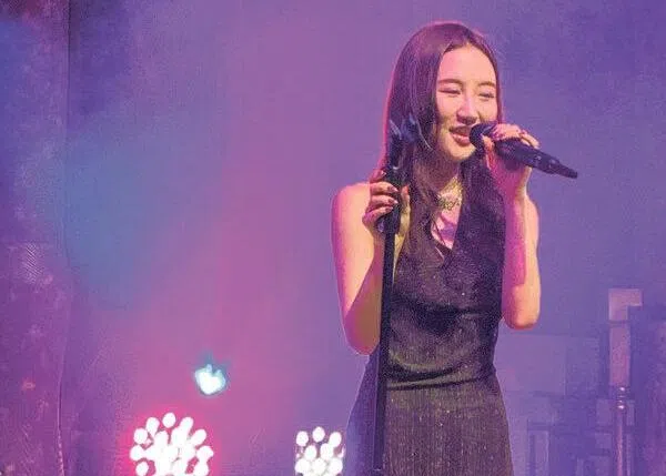 JC陈咏桐首次来新加坡演唱。（取自网络）