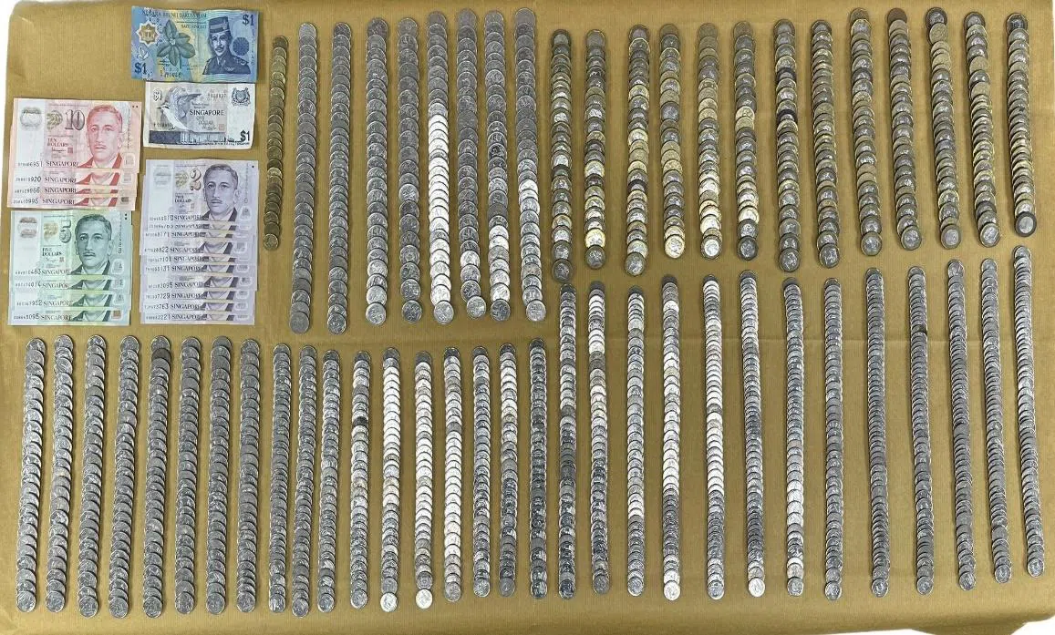 警方所起获的失窃现金。（新加坡警察部队提供）
