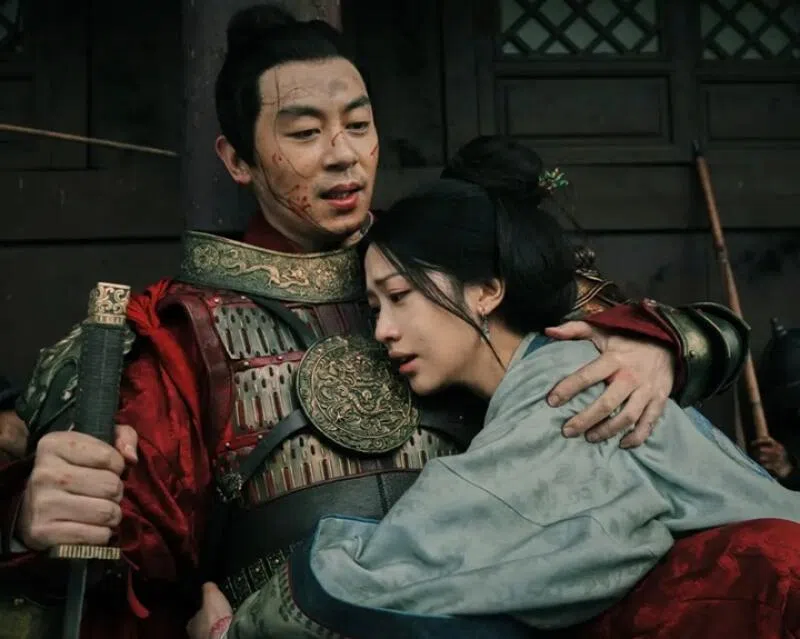 朱亚文（左）和向涵之的虐恋成功引起关注。（互联网）