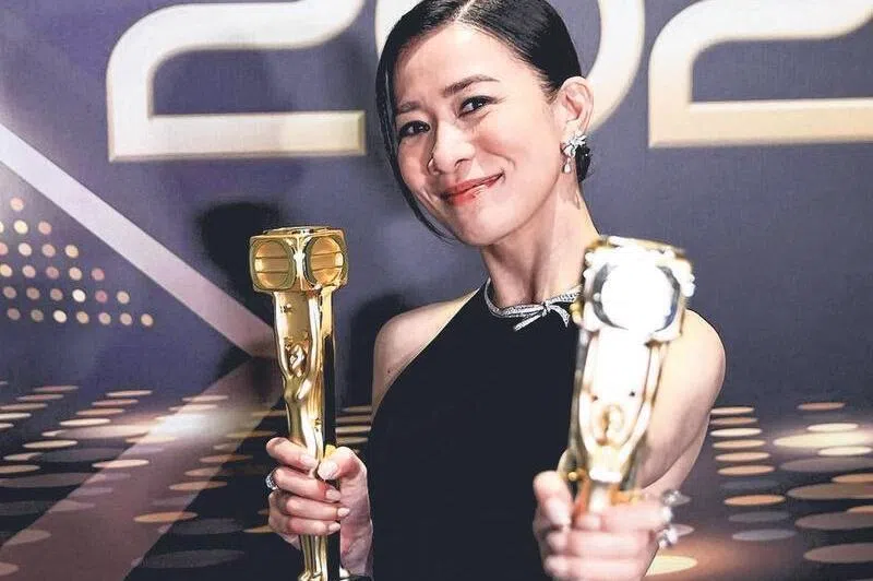 曾被批演技差想转行 佘诗曼自曝拜师学戏 