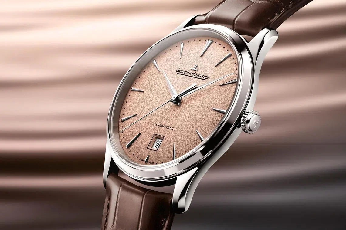 积家Master Control Calendar以铜色表盘出位。（积家提供）