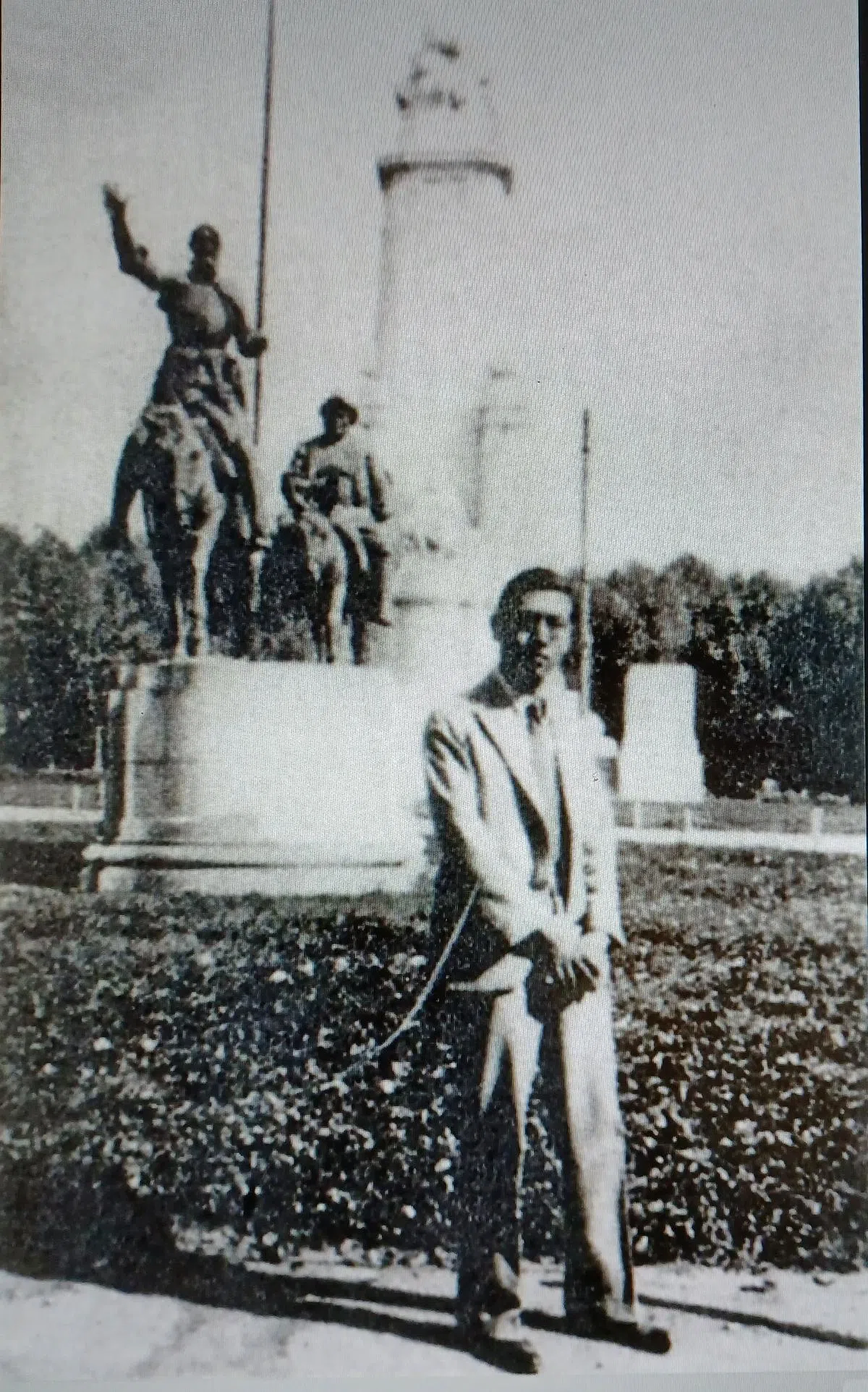 1933年在西班牙马德里游学的戴望舒。（作者提供）