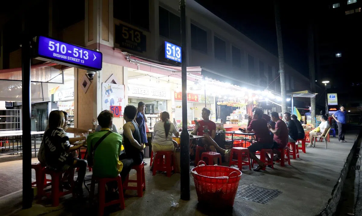 业者准备200公斤榴梿让顾客免费任吃。（庄耿闻摄）