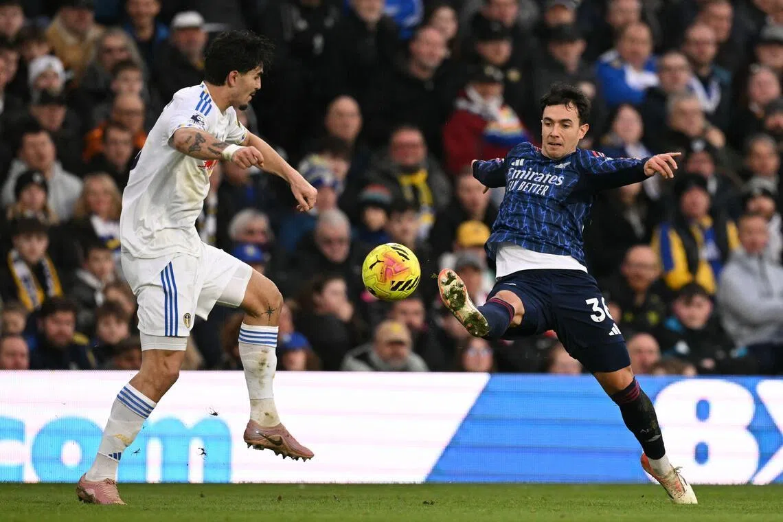 炮兵后腰苏维门迪（右）不仅防守能力出众，在进攻端也有不错贡献，上场联赛对利兹便攻入了全场首球。（法新社）