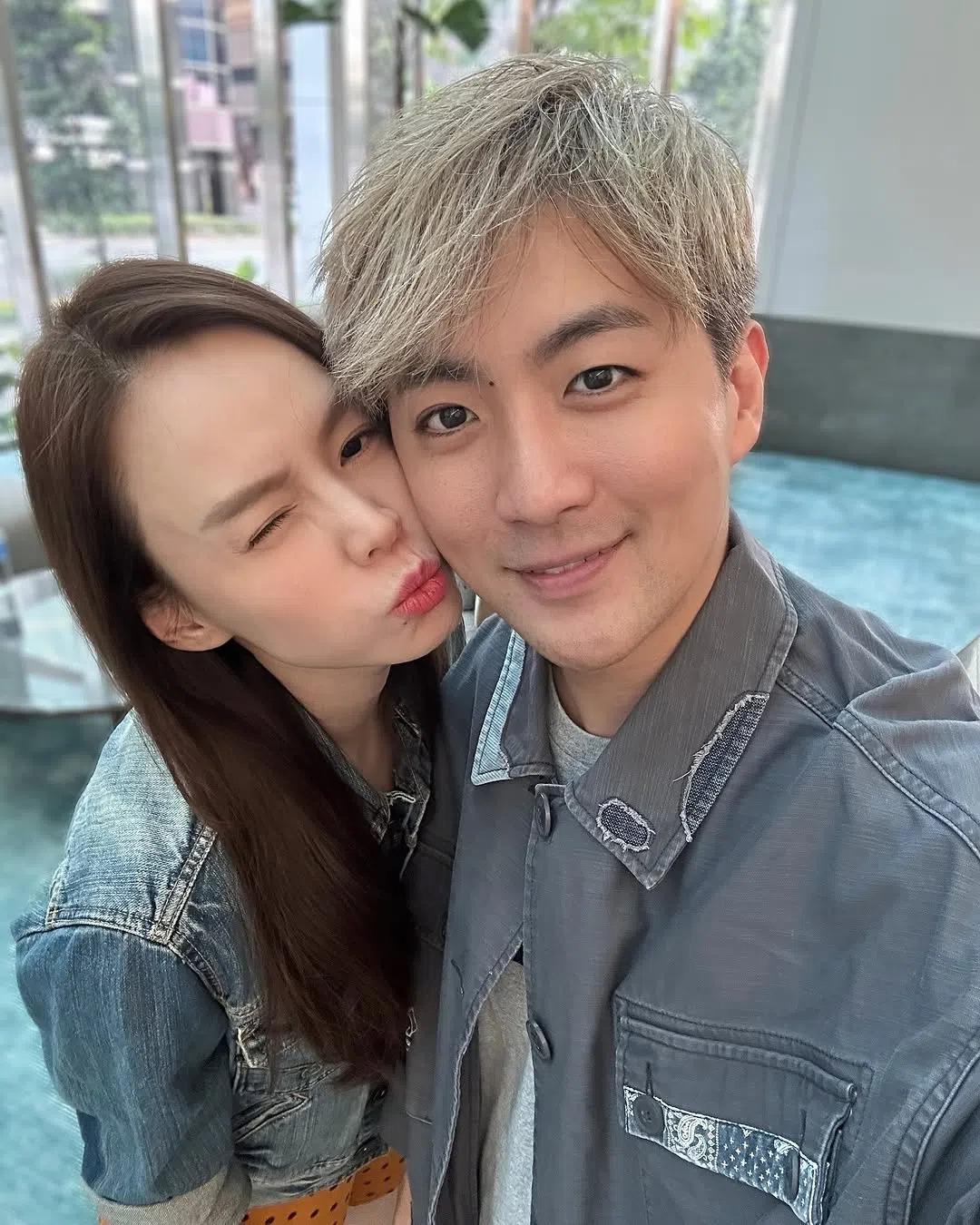 洪俊扬（右）对杜蕙甹示爱说：“我真的好爱你。”（取自洪俊扬IG）