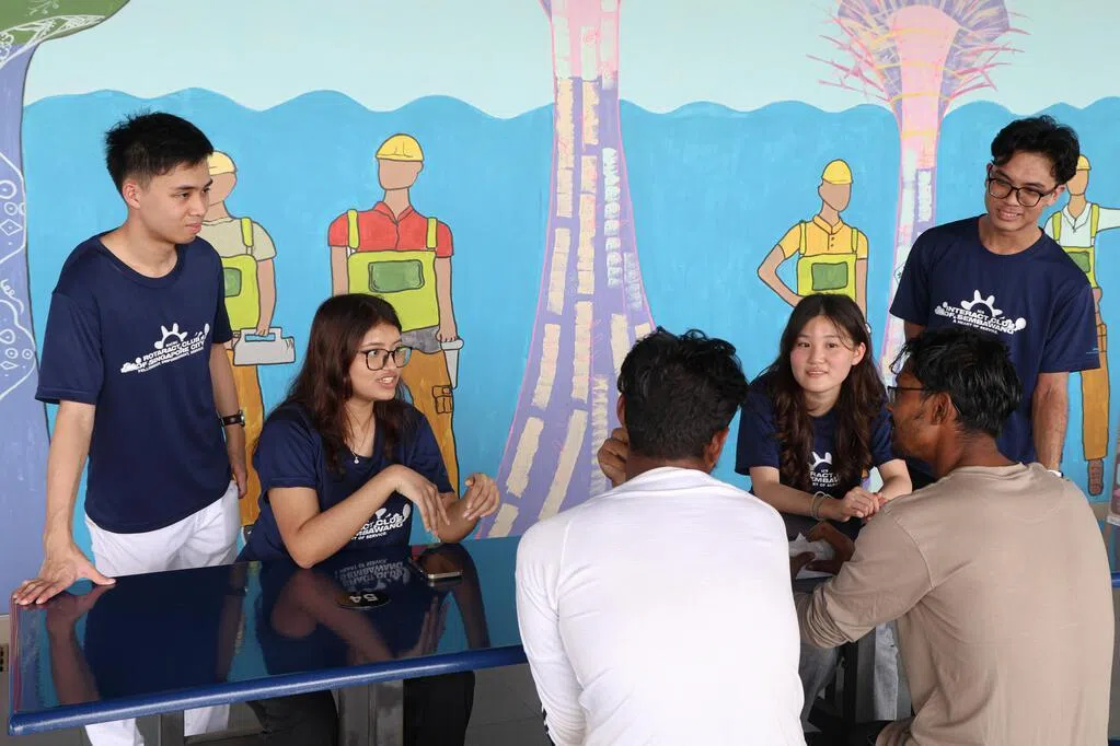 【展望2026】为客工免费体检 青少年走出校园踏入大社区