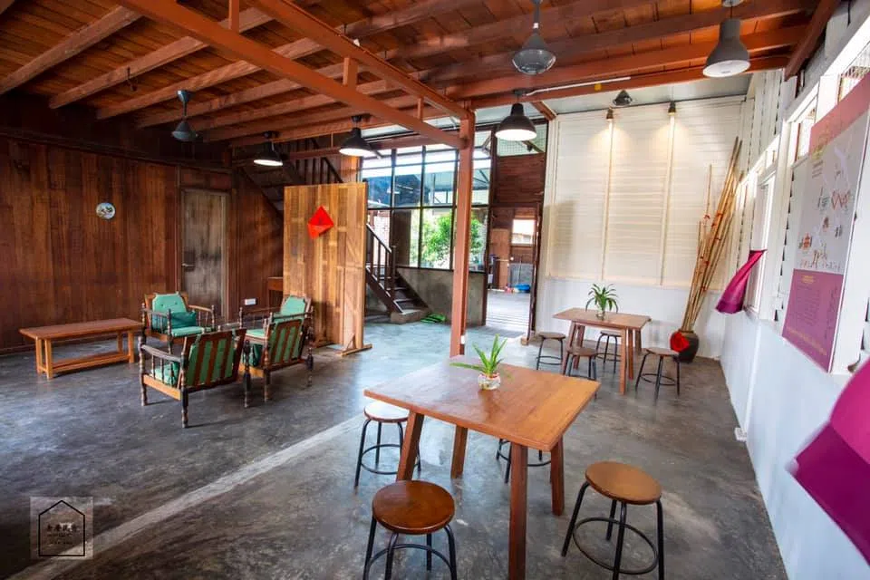 老厝民宿的“客厅”是住户休息、聊天的空间。（取自老厝民宿脸书）