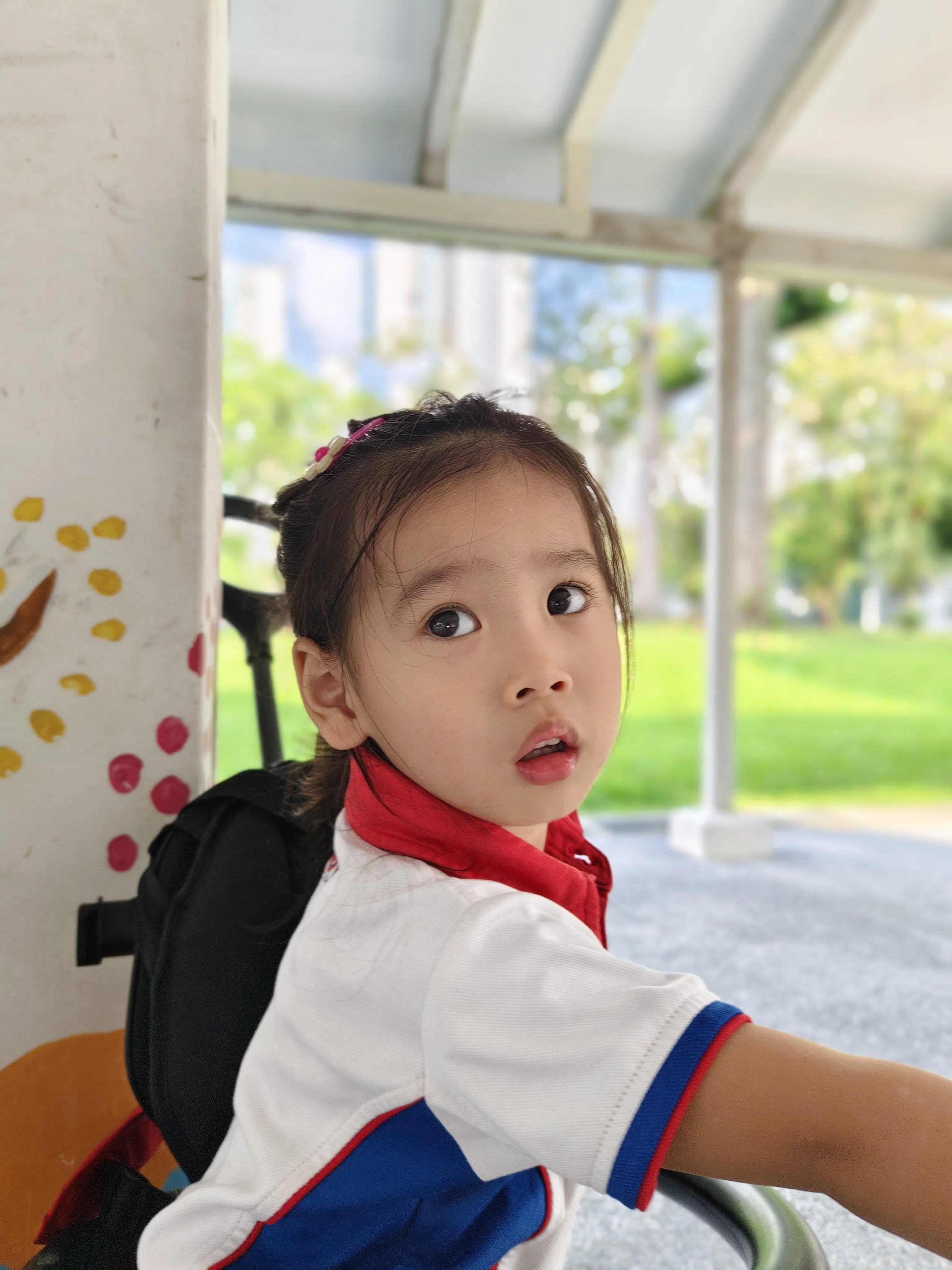 人像拍摄功能出色，景深效果令人满意，柔光灯让皮肤看起来更光滑。（黄少伟摄）