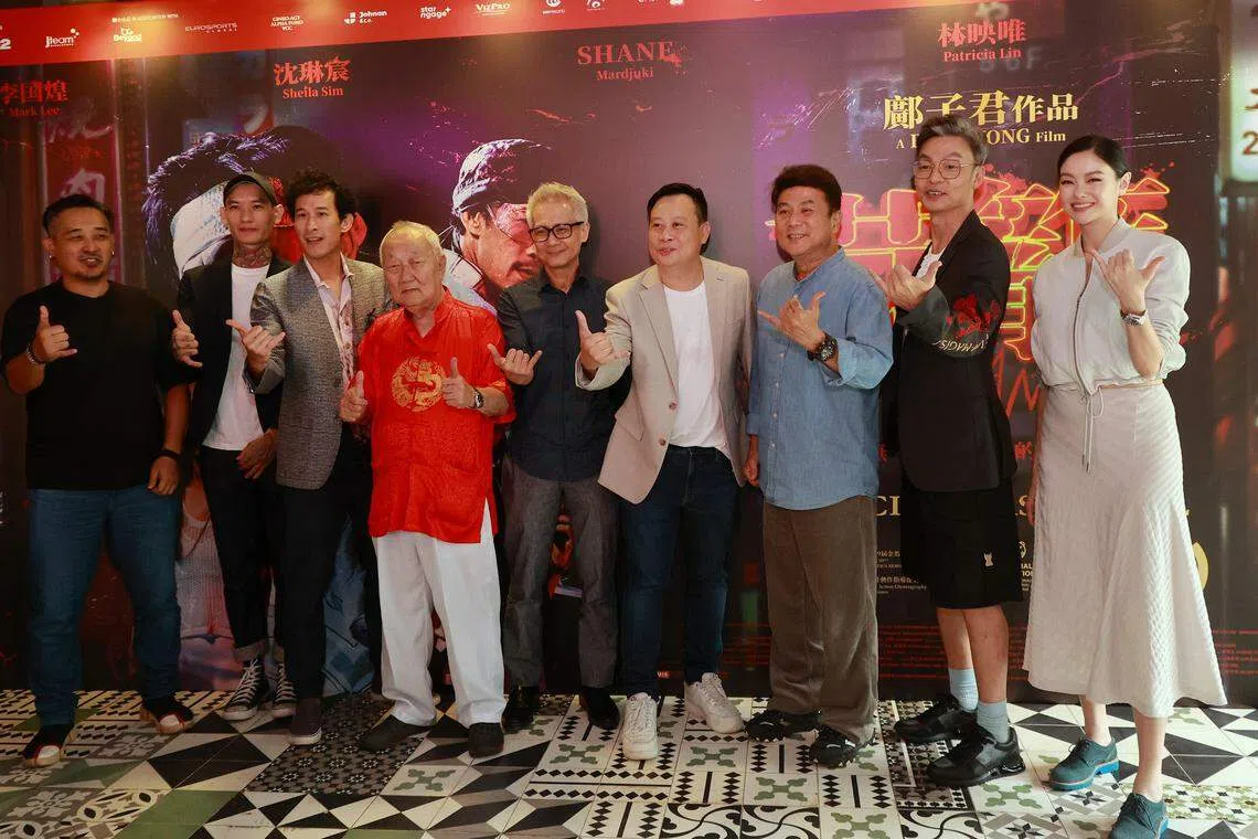 冯推守（左起）、刘辉、Shane Mardjuki、云昌凑、黄世勇、邝子君、梁志强、李国煌和沈琳宸出席《芽笼》记者会。（唐家鸿摄）