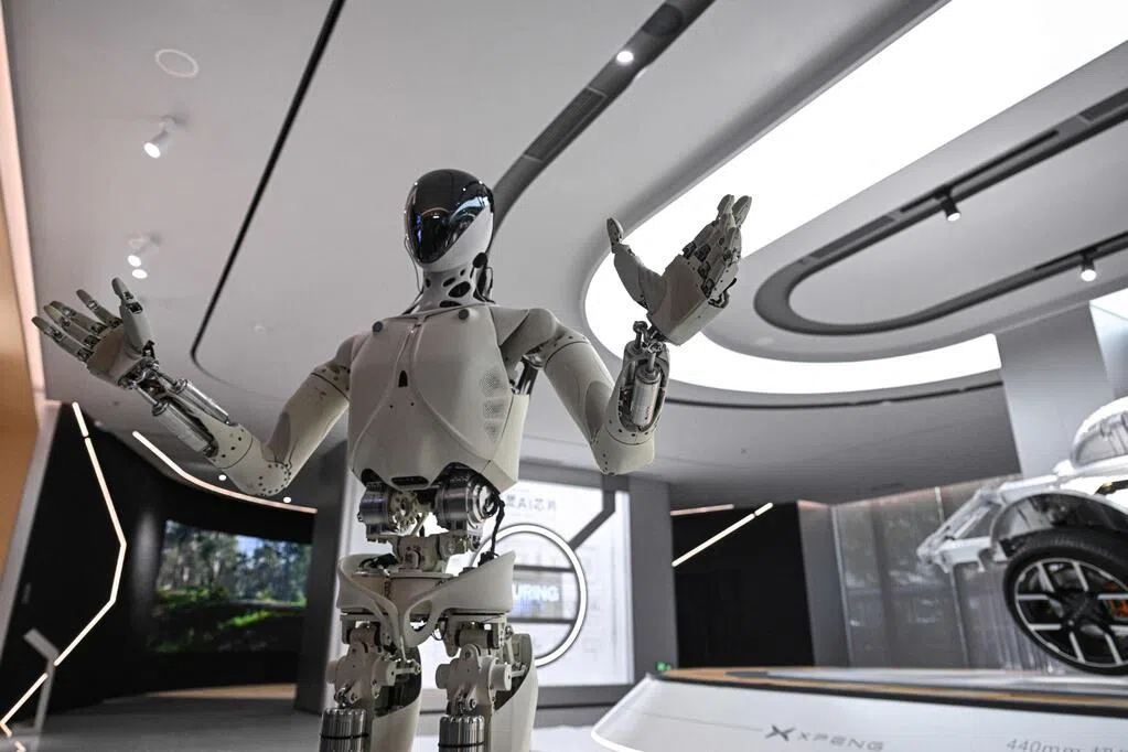 当机器人行走街头  2026生活将被如何重塑？