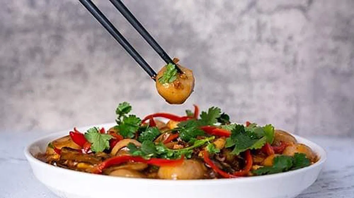 算盘子的芋头放得多，每颗都有芋香和弹性。（商家提供）