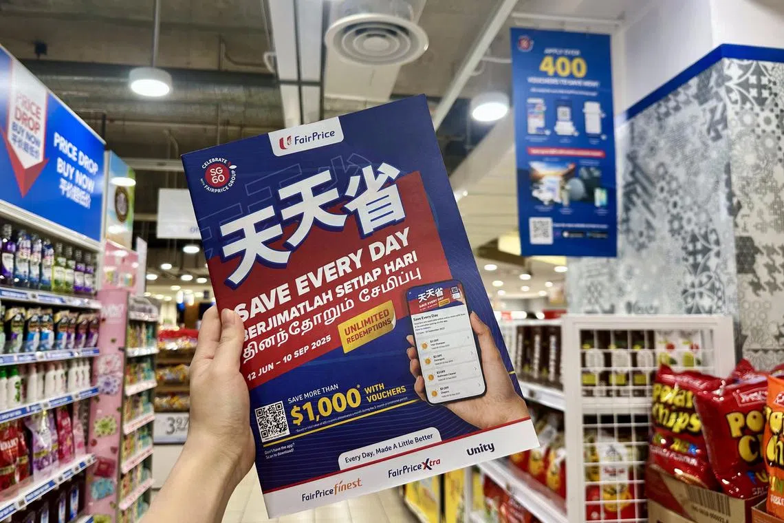 平价星期四（6月12日）发文告说，今年推出100多张SG60特别折扣券，涵盖日常必需品如大米、食用油和牛奶，也包括巧克力、玉米片等价格大众化的零食。（平价集团提供）