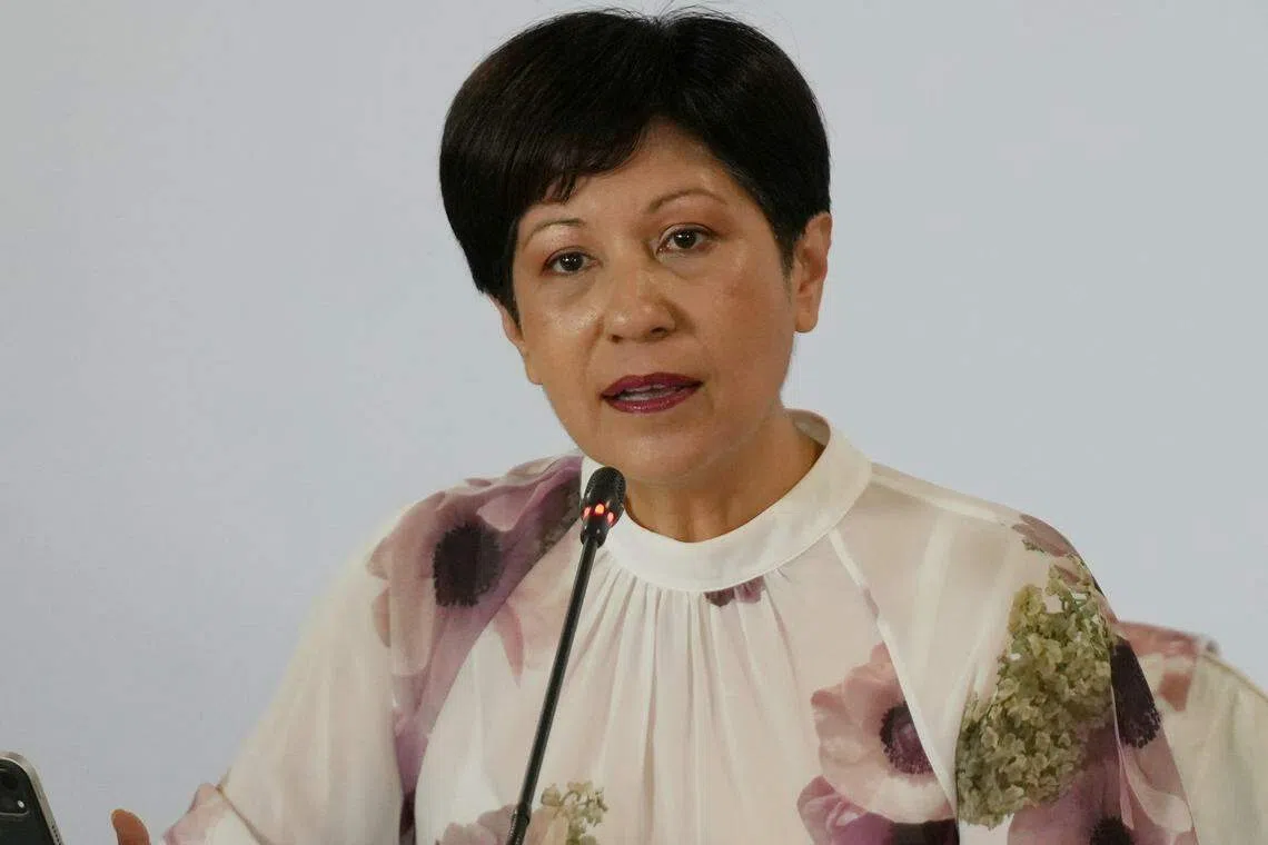总理公署部长兼财政部及国家发展部第二部长英兰妮：“我们不太可能一直强制给更多假，但如果每个领域去研究如何使工作安排更灵活，让家长可以抽出时间，这将发挥很大帮助。这须要观念上的改变，而这也不能单靠政府，社会也须支持。”（谢智扬摄）