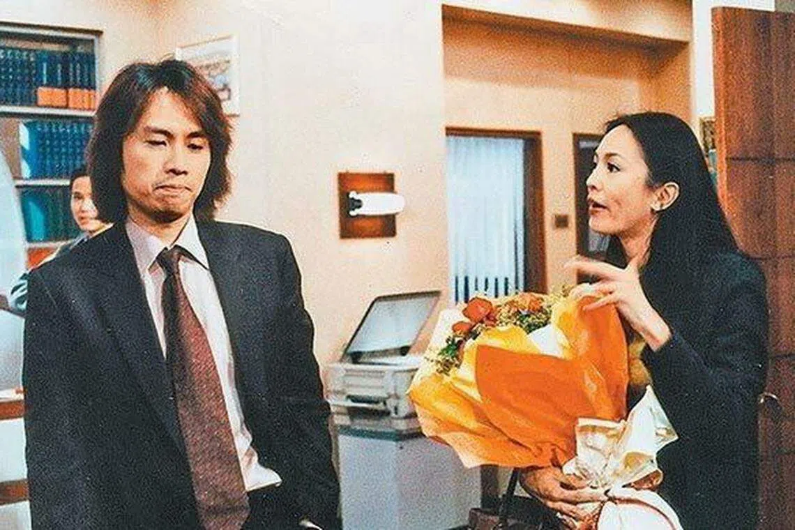 黄子华（左）和郑裕玲（右）主演的《男亲女爱》是无线的经典剧集之一。（互联网）