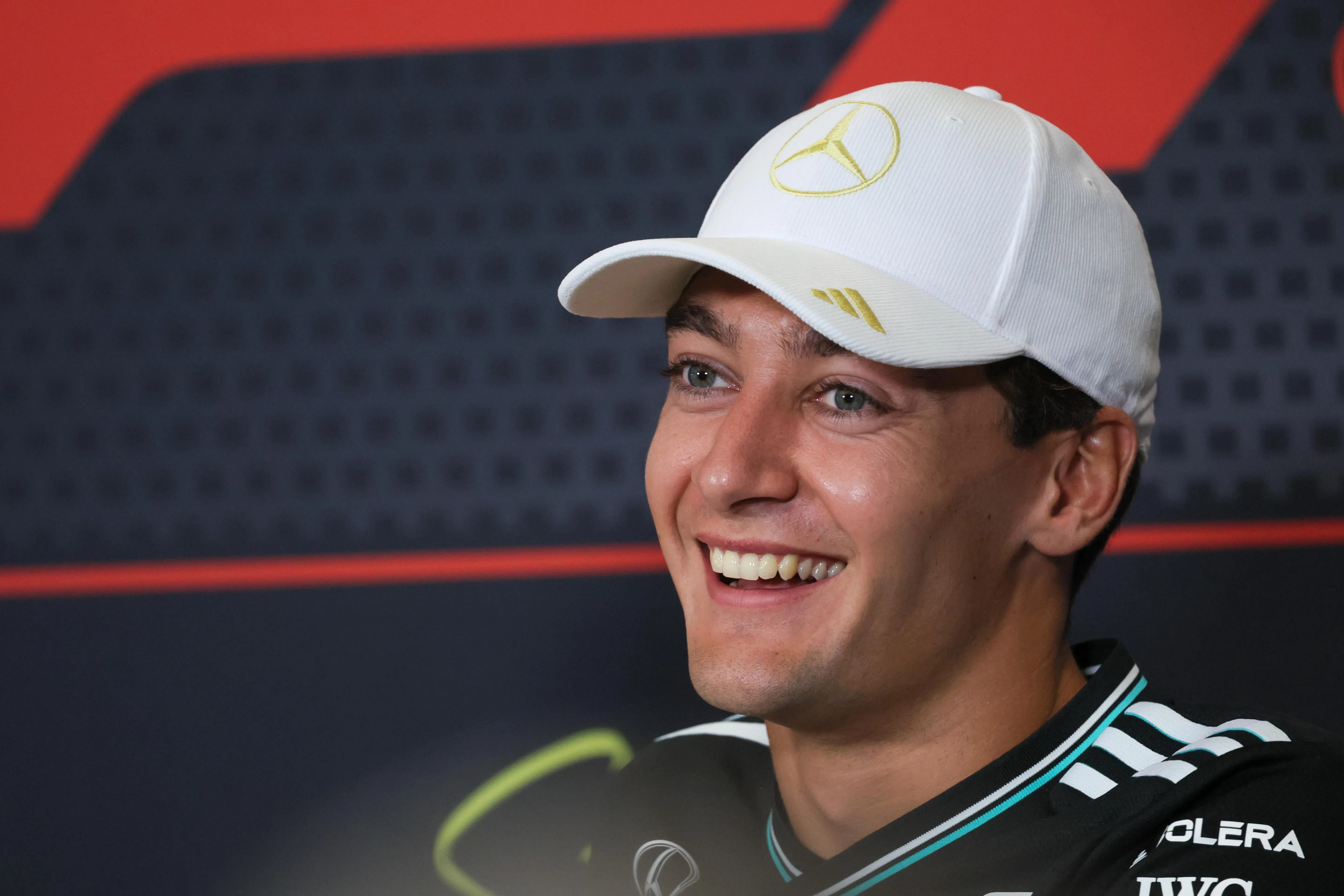 拉塞尔发布会中也对续约问题表示无可奉告。（张俊杰摄）