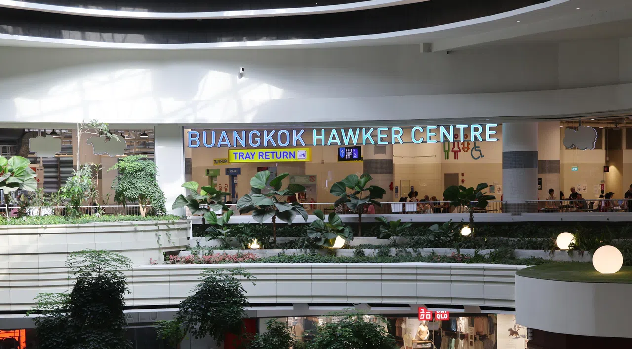 盛港汇二楼的万国熟食中心自2023年11月启用，现已成为周边居民和上班族的用餐好去处。（唐家鸿摄）