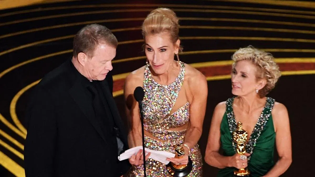 “最佳化妆与发型设计奖”三名得奖者被批评在台上浪费时间。（互联网）